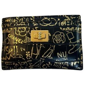 Chanel Pre-Fall 2019 Graffiti 2.55 Reissue Flat Card Holder Leather